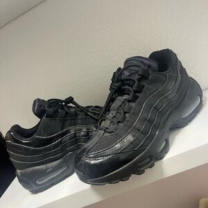 Nike Black Air Max Sneakers